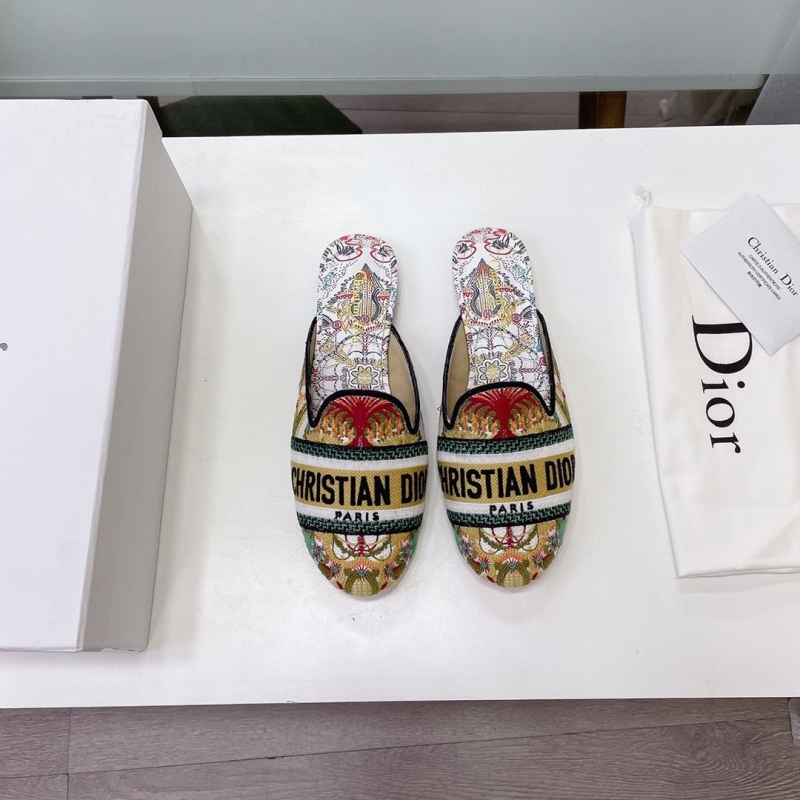 ch**an D*or slippers